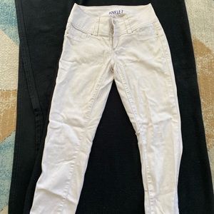 White jeans anklet style